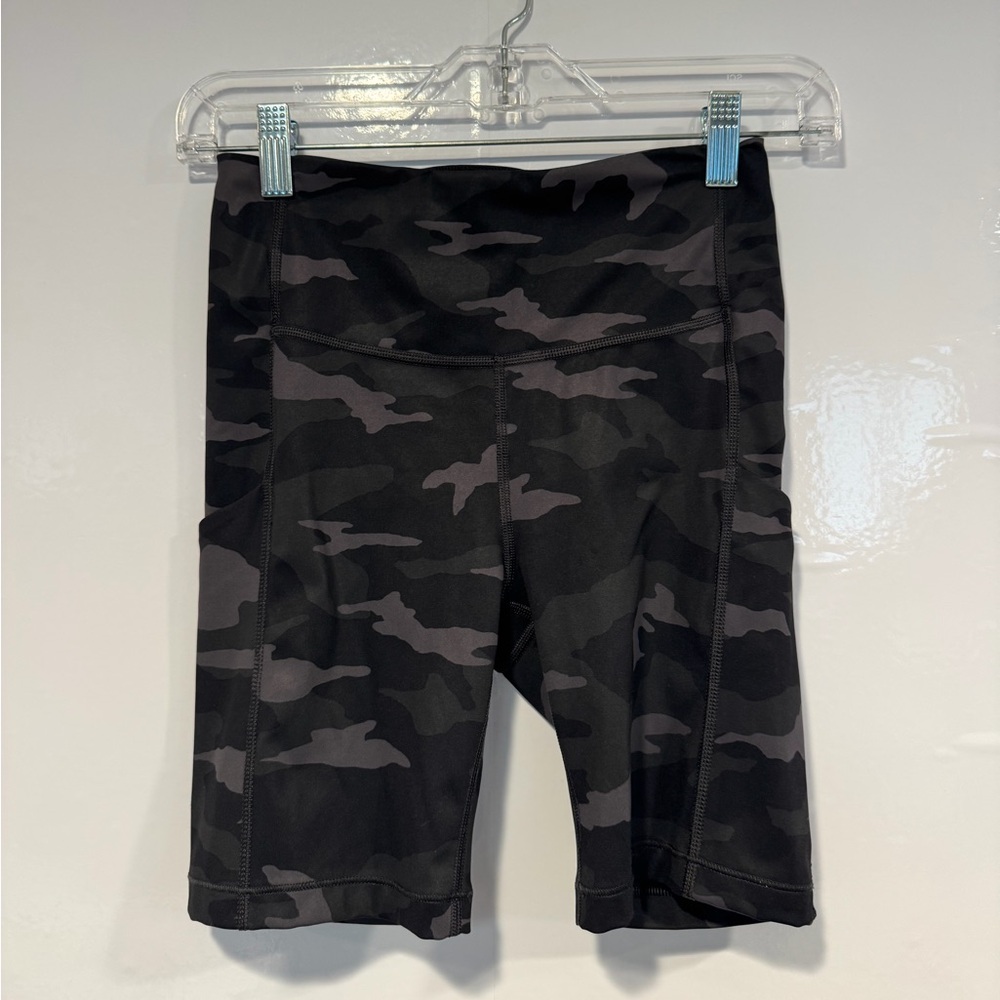 Black & Gray Camo Athleta Ultimate Stash Pocket High-Waist Bike Shorts